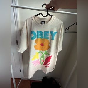 OBEY GRAPHIC TEE‼️‼️‼️
